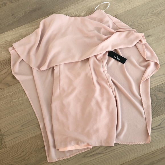 NWT Open back cape dress Lulu’s - Picture 10 of 11